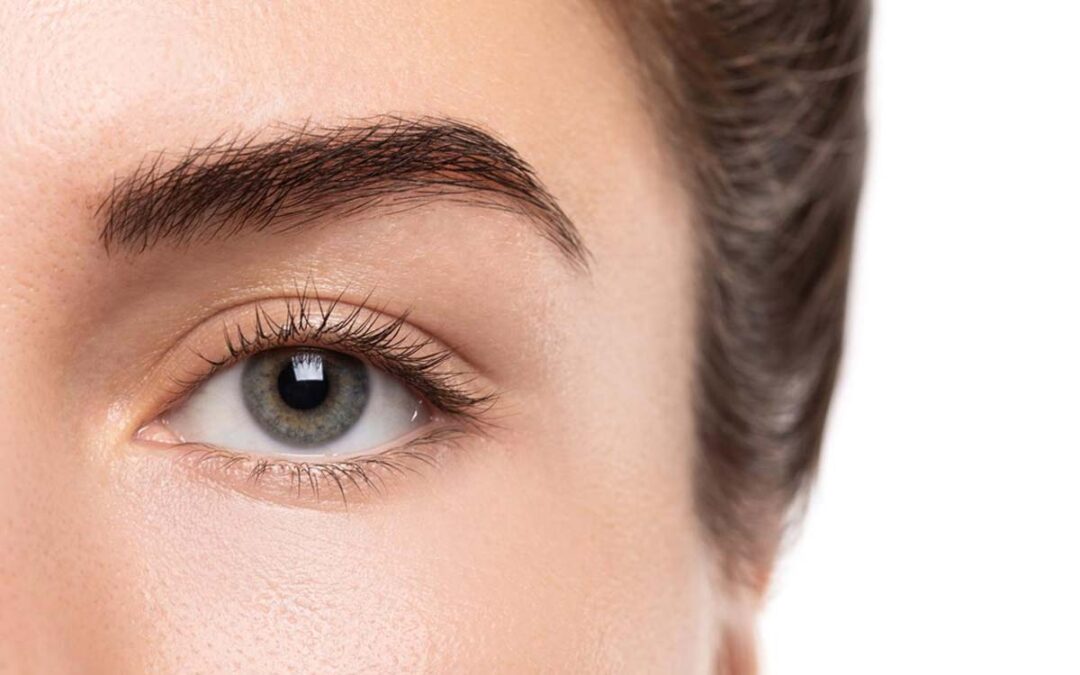 blog Difference Between Eyelid Surgery and Blepharoplasty thumb